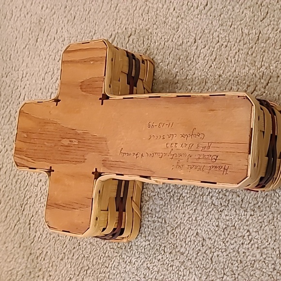 Vintage Hamdmade Cross ✝️  Basket - Picture 5 of 6